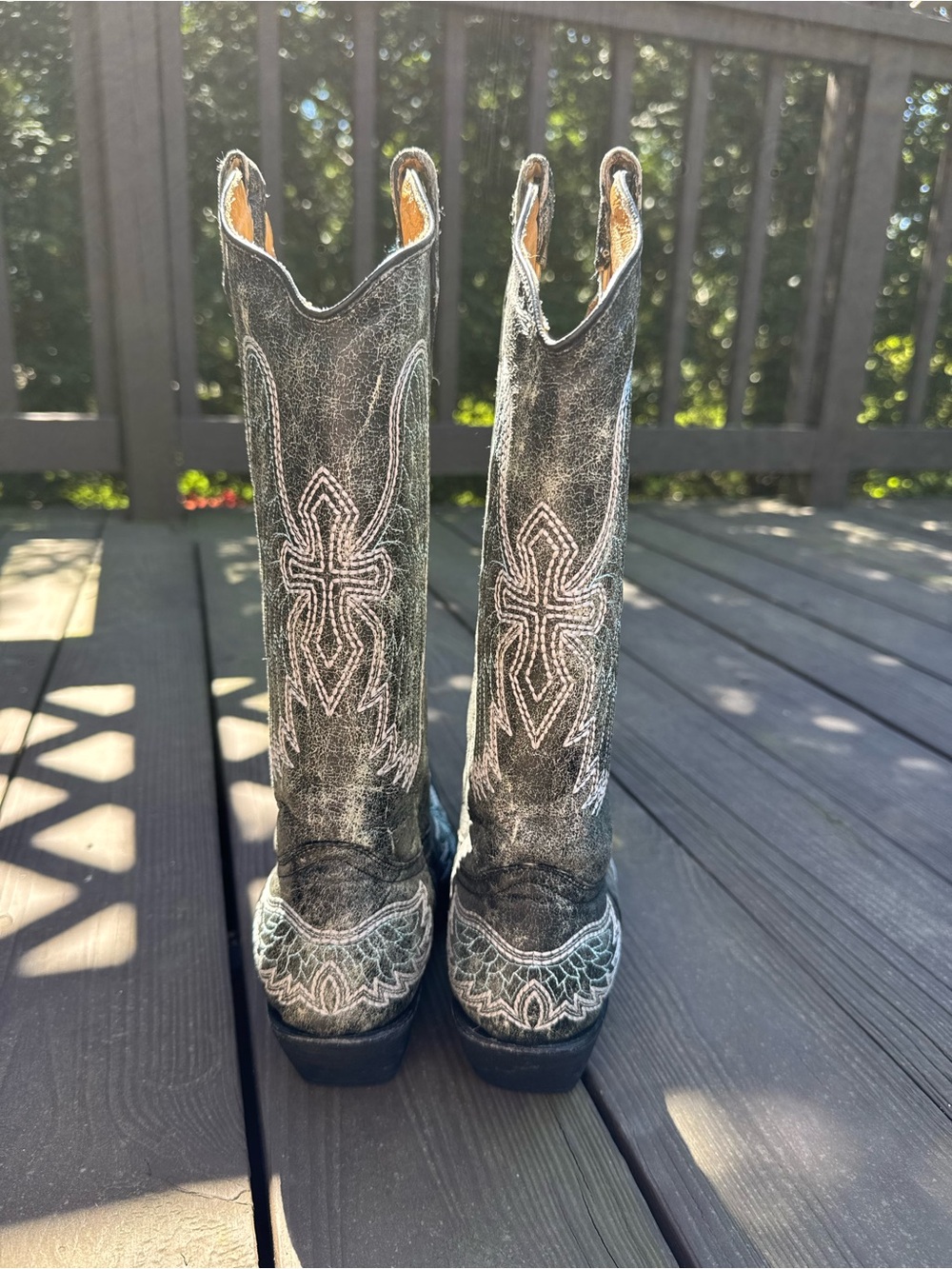 Distressed Blue and Gray Western Cowgirl Boots with Angel Wing Embroidery - Picture 3 of 7